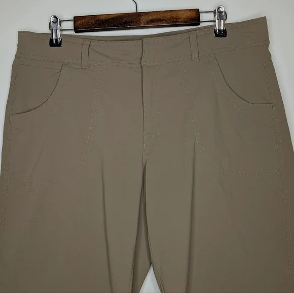 Lucy Women's Light Tan Athletic Casual Khaki Outdoor Hiking Shorts Size Large - Picture 3 of 14